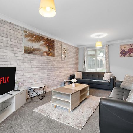 A Charming 3 Bed Home Next To Nec And Birmingham International Airport Marston Green Bagian luar foto