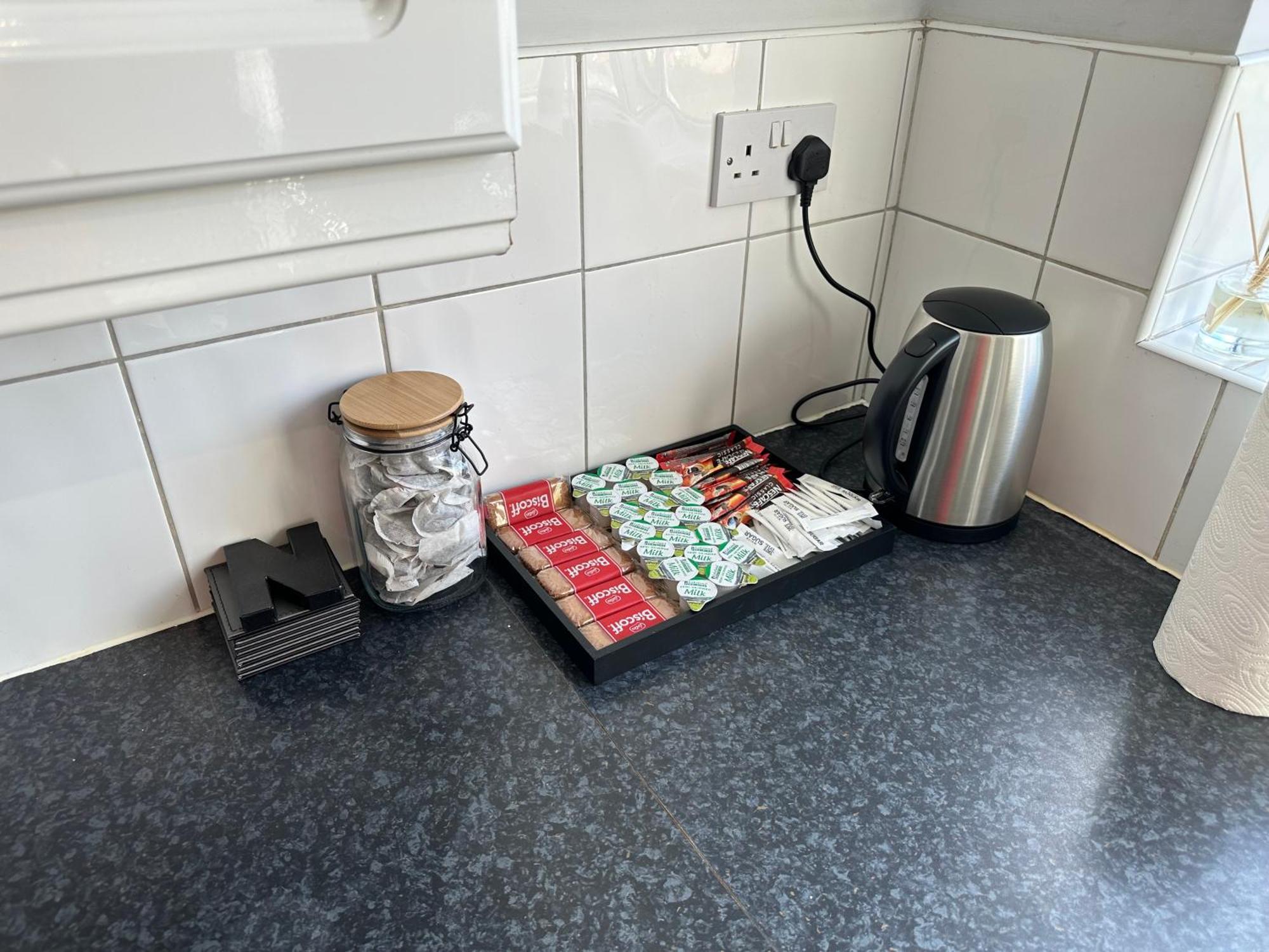 A Charming 3 Bed Home Next To Nec And Birmingham International Airport Marston Green Bagian luar foto