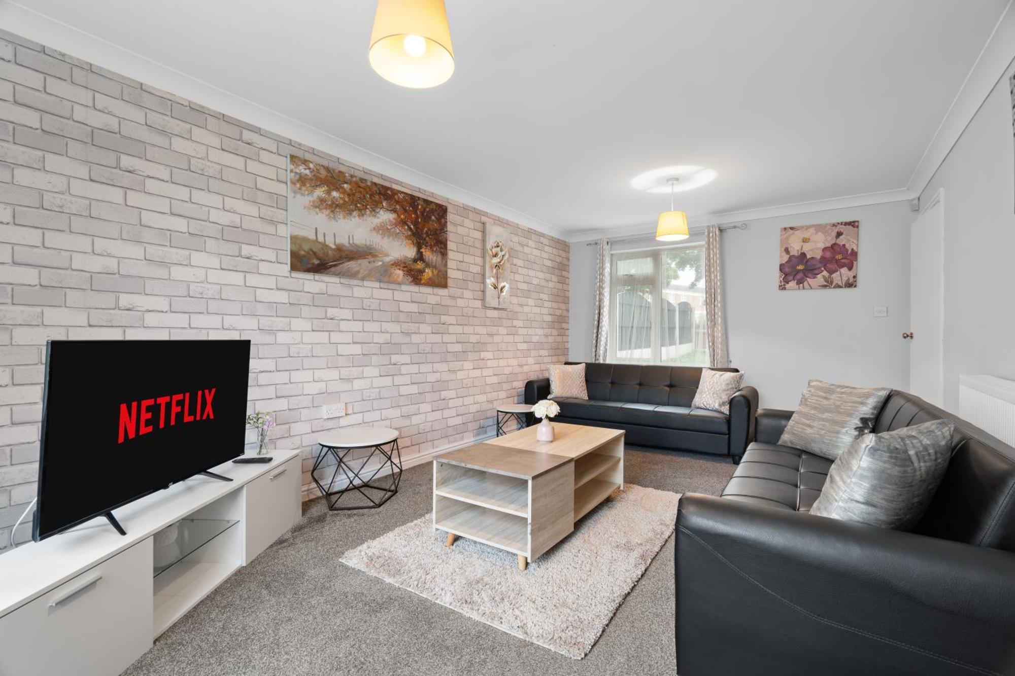 A Charming 3 Bed Home Next To Nec And Birmingham International Airport Marston Green Bagian luar foto